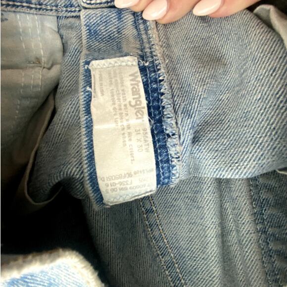 Mens Straight Leg Wrangler Light Wash Jeans Size 31x30 - Picture 3 of 5
